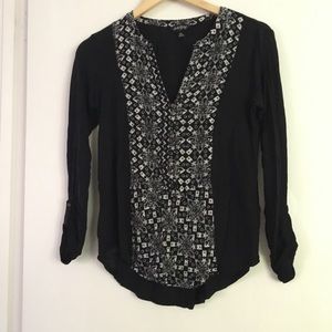 Lucky Brand black and white tribal blouse size XS